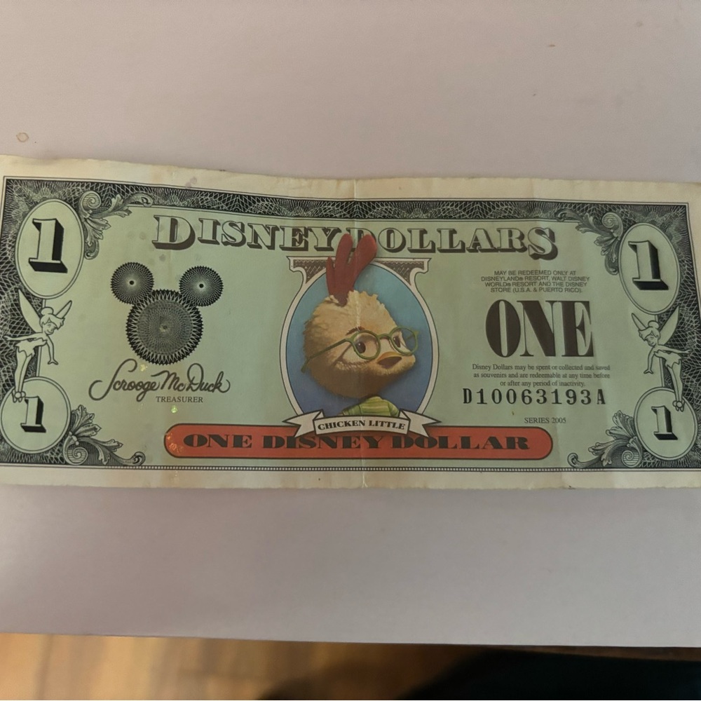 Disney dollar vintage 2005 chicken little